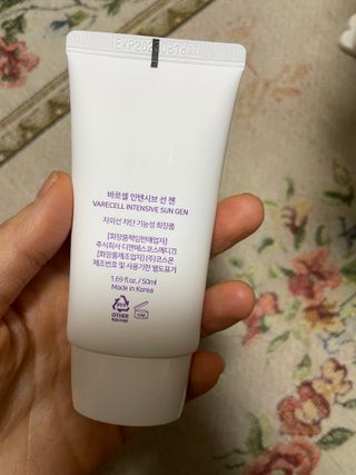 바르셀 톤업 무기자차 자외선차단제 순한 선크림 인텐시브 선 젠 50ml — 5점을 준 리뷰어가 2021년 11월 올린 사용 사진