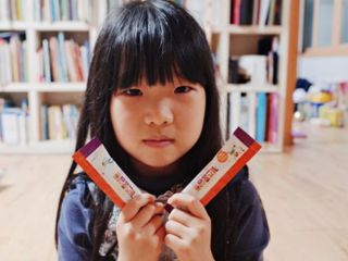 베거스코리아 [콜리케어] 키즈 홍삼콜리 딸기맛 14포 — 4.5점을 준 리뷰어가 2021년 5월 올린 사용 사진