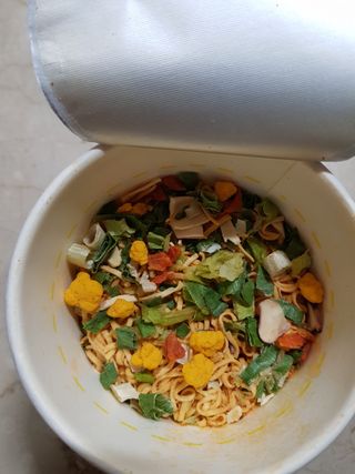 NISSIN 닛신 컵누들  4종 - 씨푸드오리지날, 씨푸드 스파이시, 씨푸드 커리, 씨푸드 XO소스 — 5점을 준 리뷰어가 2022년 2월 올린 사용 사진
