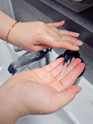 르핸스 퍼포밍 5 샴푸 비반트 포렛/베티버 포그 — 5점을 준 리뷰어가 2023년 3월 올린 사용 사진