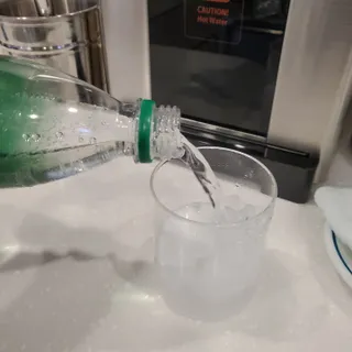 몽베스트 Montbest with Sparkling water Plain 20병 — 5점을 준 리뷰어가 2023년 1월 올린 사용 사진