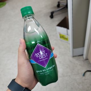 몽베스트 Montbest with Sparkling water Plain 20병 — 5점을 준 리뷰어가 2022년 12월 올린 사용 사진