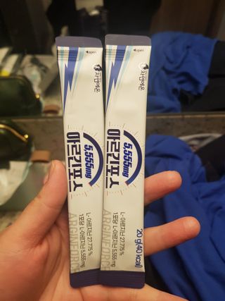 자연에온 아르긴포스 L-아르기닌 5555mg 스틱 15개입 1박스 — 5점을 준 리뷰어가 2021년 4월 올린 사용 사진