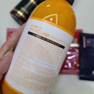 썸헤어 / SUMHAIR 썸헤어 실크 볼륨 샴푸+트리트먼트 프룻자스민티 — 5점을 준 리뷰어가 2021년 7월 올린 사용 사진