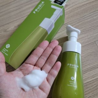 [후르디아] 아보카도 약산성 비건 여성 청결제 — 5점을 준 리뷰어가 2021년 12월 올린 사용 사진