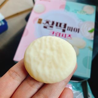 롯데제과 찰떡파이 크림치즈 — 5점을 준 리뷰어가 2021년 5월 올린 사용 사진