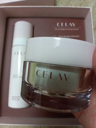 프리마인 바르기만 하면 철벽 스킨케어+24시간 마스크팩 효과. 셀라브 리제너레이팅 시스템 부스터+크림 세트 — 5점을 준 리뷰어가 2023년 5월 올린 사용 사진