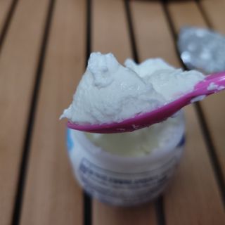 매일바이오 그릭요거트 오리지널 플레인 4개, 로스터리 커피믹스 4개 — 5점을 준 리뷰어가 2021년 12월 올린 사용 사진