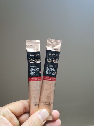 서울약사신협_투데이홍삼정플러스스틱_10g x 30포 — 5점을 준 리뷰어가 2021년 5월 올린 사용 사진