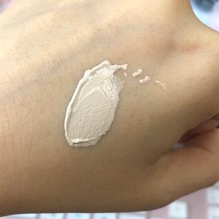 아이앤립 / EYENLIP 아이앤립 루센트 비비크림 2 Color — 5점을 준 리뷰어가 2021년 8월 올린 사용 사진