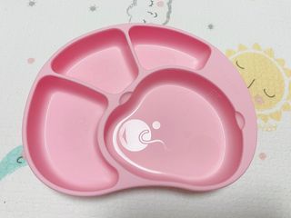 유비맘 캐릭터 실리콘 흡착 식판_색상 랜덤발송 — 4점을 준 리뷰어가 2021년 1월 올린 사용 사진