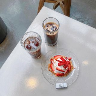 [트리오드 강남점]케잌그람 100g4종 택 1 + 아메리카노 2잔 — 4점을 준 리뷰어가 2021년 4월 올린 사용 사진