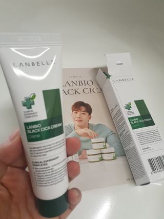 랑벨 랑바이오 블랙 시카 크림 50ml(블랙비 프로폴리스, 시카 4종, 판테놀 10 함유) — 5점을 준 리뷰어가 2022년 7월 올린 사용 사진