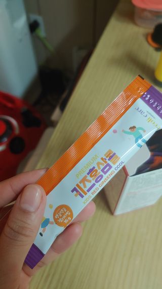 베거스코리아 [콜리케어] 키즈 홍삼콜리 딸기맛 14포 — 5점을 준 리뷰어가 2021년 10월 올린 사용 사진