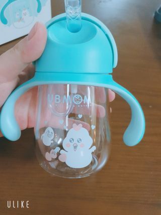 유비맘 트라이탄 코니빨대컵_컬러 랜덤 발송 — 5점을 준 리뷰어가 2021년 4월 올린 사용 사진