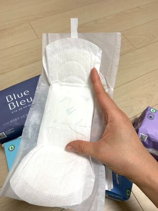 블루블루 유기농 순면 커버 생리대 — 5점을 준 리뷰어가 2021년 2월 올린 사용 사진