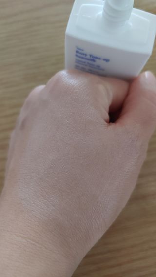키노닉스 로지 톤업 선밀크 — 5점을 준 리뷰어가 2021년 8월 올린 사용 사진