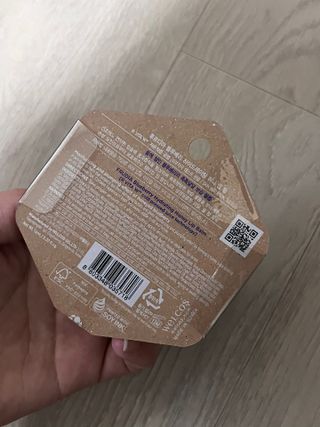 틱톡 [후르디아] 튼입술해결템 올리브영 블루베리 하이드레이팅 허니 립밤 — 5점을 준 리뷰어가 2023년 10월 올린 사용 사진