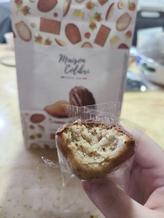 [메종콜리브리] 프랑스 마들렌 메종콜리브리 헤이즐넛 마들렌 2팩 — 4점을 준 리뷰어가 2021년 9월 올린 사용 사진