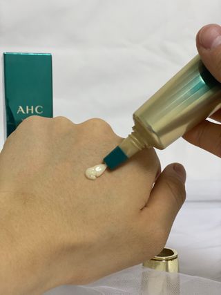 [NEW 탄력유턴 아이크림] AHC 유스 래스팅 리얼 아이크림 포 페이스 — 4.5점을 준 리뷰어가 2021년 3월 올린 사용 사진