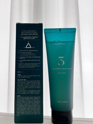 르핸스 퍼포밍 3 바디워시 비반트포렛/베티버포그 — 5점을 준 리뷰어가 2022년 12월 올린 사용 사진