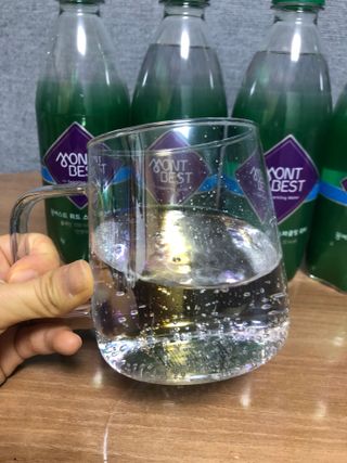 몽베스트 Montbest with Sparkling water Plain 20병 — 5점을 준 리뷰어가 2022년 10월 올린 사용 사진