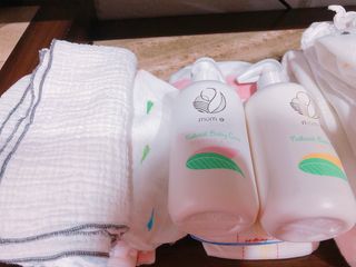 mom e 맘이 내추럴 베이비 케어 샴푸앤바스+로션 — 4점을 준 리뷰어가 2021년 1월 올린 사용 사진