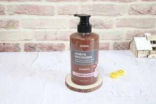 쿤달 [KUNDAL 공식] 프리미엄 헤어 케어 스페셜 세트 샴푸 500ml &amp; 트리트먼트 500ml — 5점을 준 리뷰어가 2021년 3월 올린 사용 사진
