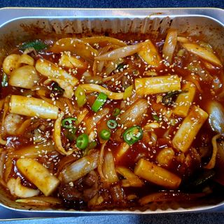 화끈한녀석들 새오똥400g 새우,오징어,똥집 볶음요리 소스,밀떡, 참기름 포함 — 5점을 준 리뷰어가 2022년 11월 올린 사용 사진