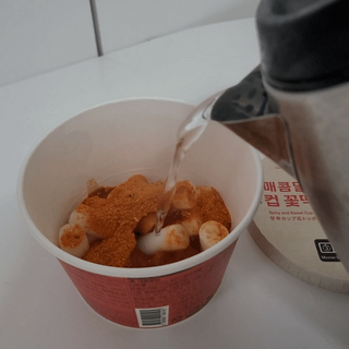 프리 [요리궁리] 타입 B (매콤,치즈,매콤까르보) 꽃떡볶이 6개입 세트 — 5점을 준 리뷰어가 2025년 2월 올린 사용 사진