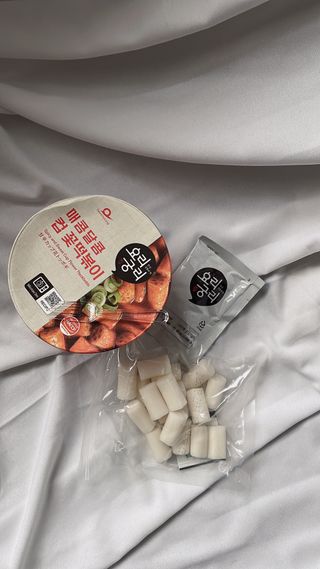 프리 [요리궁리] 매콤달콤 꽃떡볶이 6개입 세트 — 5점을 준 리뷰어가 2024년 10월 올린 사용 사진