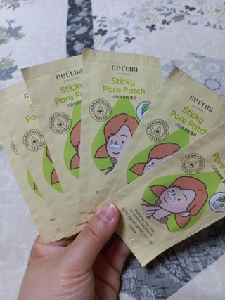 세뚜아(Cettua) 세뚜아 스티키 포어 패치 Cettua Sticky Pore Patch — 5점을 준 리뷰어가 2023년 6월 올린 사용 사진