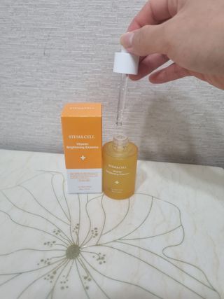 체르엠 스템앤셀 비타민 브라이트닝 에센스 30ml 1개 — 5점을 준 리뷰어가 2021년 10월 올린 사용 사진