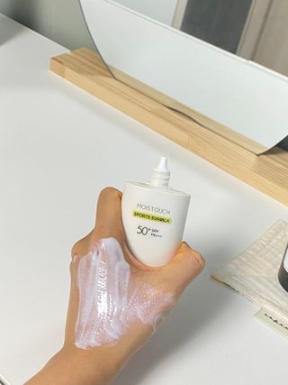아이레시피 모이스트터치 스포츠 선밀크 50ml (SPF50+ PA+++) — 4.5점을 준 리뷰어가 2023년 2월 올린 사용 사진