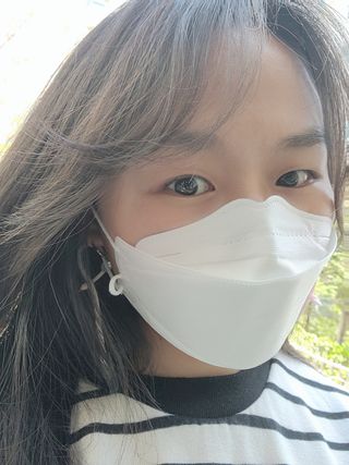 에버그린 순면 끈조절 KF94 마스크 - 화이트 30매 — 5점을 준 리뷰어가 2021년 4월 올린 사용 사진