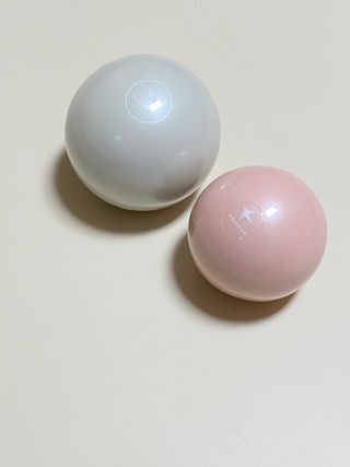 트라택 쿠셔닝 웨이트볼 0.5kg + 1kg SET — 2.5점을 준 리뷰어가 2022년 4월 올린 사용 사진