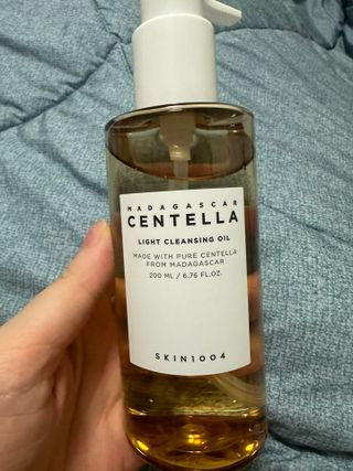 스킨1004 [SKIN1004] 마다가스카르 센텔라 라이트 클렌징 오일 200ml — 5점을 준 리뷰어가 2024년 7월 올린 사용 사진