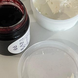 요그앤오트 그릭요거트 24 150g +  그릭요거트 48 150g + 블루베리 콤포트 — 5점을 준 리뷰어가 2022년 6월 올린 사용 사진