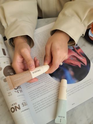 [후르디아] 올리브영 착한보습 비건 립버터 2종 — 5점을 준 리뷰어가 2021년 10월 올린 사용 사진