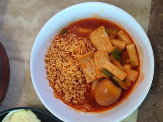 [푸딩팩토리] 떡볶이 베스트 2종_옛날 국물떡볶이 570g / 할매 기름 떡볶이  570g — 5점을 준 리뷰어가 2022년 5월 올린 사용 사진
