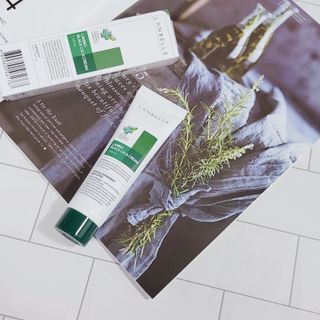 랑벨 랑바이오 블랙 시카 크림 50ml(블랙비 프로폴리스, 시카 4종, 판테놀 10 함유) — 4점을 준 리뷰어가 2022년 4월 올린 사용 사진