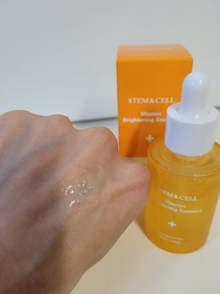 체르엠 스템앤셀 비타민 브라이트닝 에센스 30ml 1개 — 5점을 준 리뷰어가 2021년 12월 올린 사용 사진