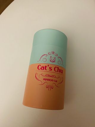 페페로니 잘 먹는 캣츄 - 무항생제 닭고기 12개 + 알래스카 연어 12개 — 5점을 준 리뷰어가 2021년 8월 올린 사용 사진