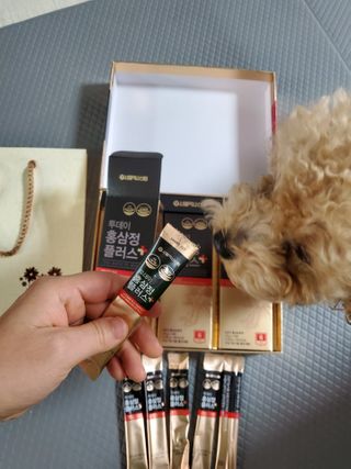 서울약사신협_투데이홍삼정플러스스틱_10g x 30포 — 5점을 준 리뷰어가 2021년 2월 올린 사용 사진