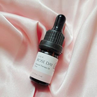 라라로즈데이 시즌2 천연 아로마오일 Y존 케어 속옷향수 이너퍼퓸 5ml  여성의 자존감을 UP시키자 — 5점을 준 리뷰어가 2021년 9월 올린 사용 사진