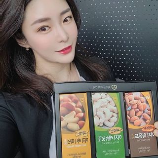 짜먹는 이지견과 짜먹는 이지아몬드, 짜먹는 이지허니피넛, 짜먹는 이지캐슈넛 각 10g X  10포 — 5점을 준 리뷰어가 2021년 3월 올린 사용 사진