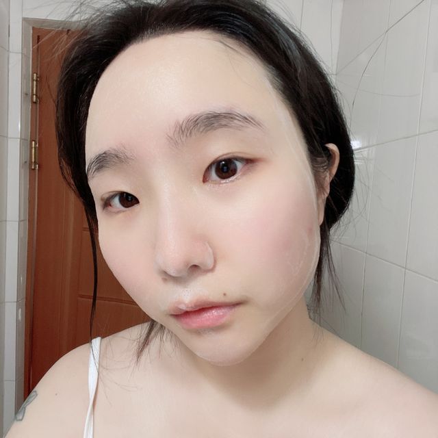 메이크업과 들뜨는 각질까지 한방에 깐달걀로! 순하기까지한 셀베이스 그린티클렌저(200ml) 리뷰 사진