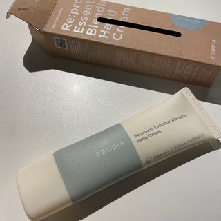 [후르디아] 끈적임 없는 착한성분 비건  핸드크림 3종 — 4.5점을 준 리뷰어가 2022년 11월 올린 사용 사진