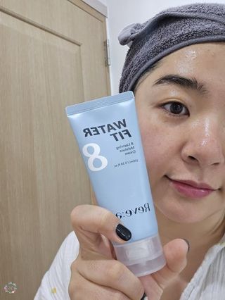 나우 [리브엠]피부 속부터 겹겹이, 촘촘하게! 워터핏8중 수분착붙 크림 — 4.5점을 준 리뷰어가 2025년 5월 올린 사용 사진