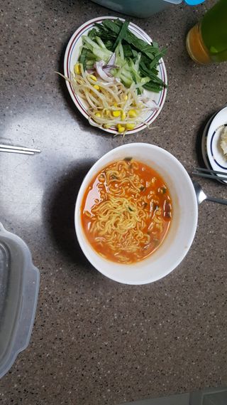 [풀무원] 자연은맛있다 정면, 백면, 홍면  세트 — 5점을 준 리뷰어가 2021년 4월 올린 사용 사진